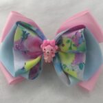 گلسر انبری با روبان گروگن ساده و طرحدار و عروسک خرسی – ۱۲.۵ سانتی‌متری