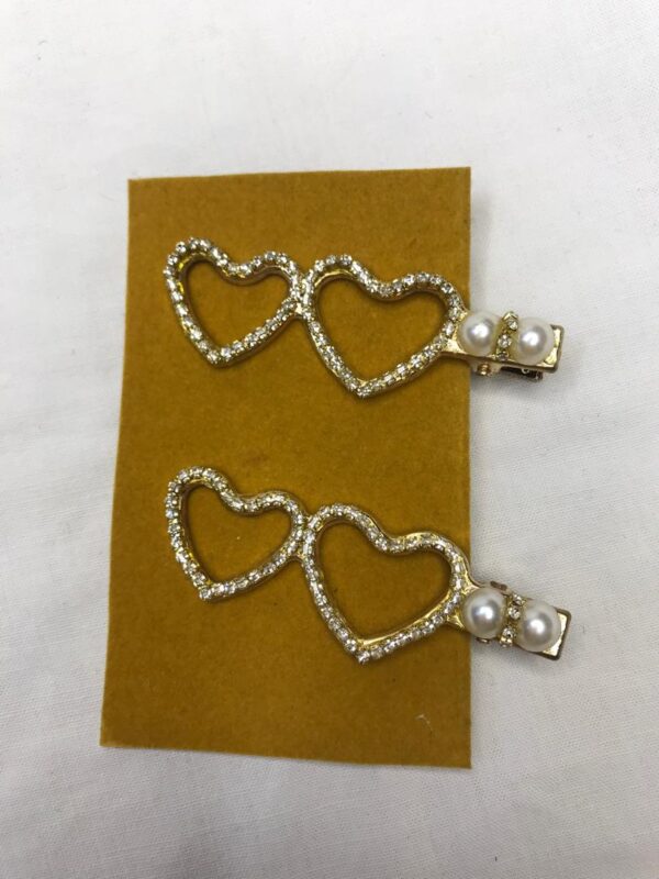 گلسر انبری طلایی با دیزاین قلبی، نگین و مروارید – جفتی – ۷ سانتی‌متری