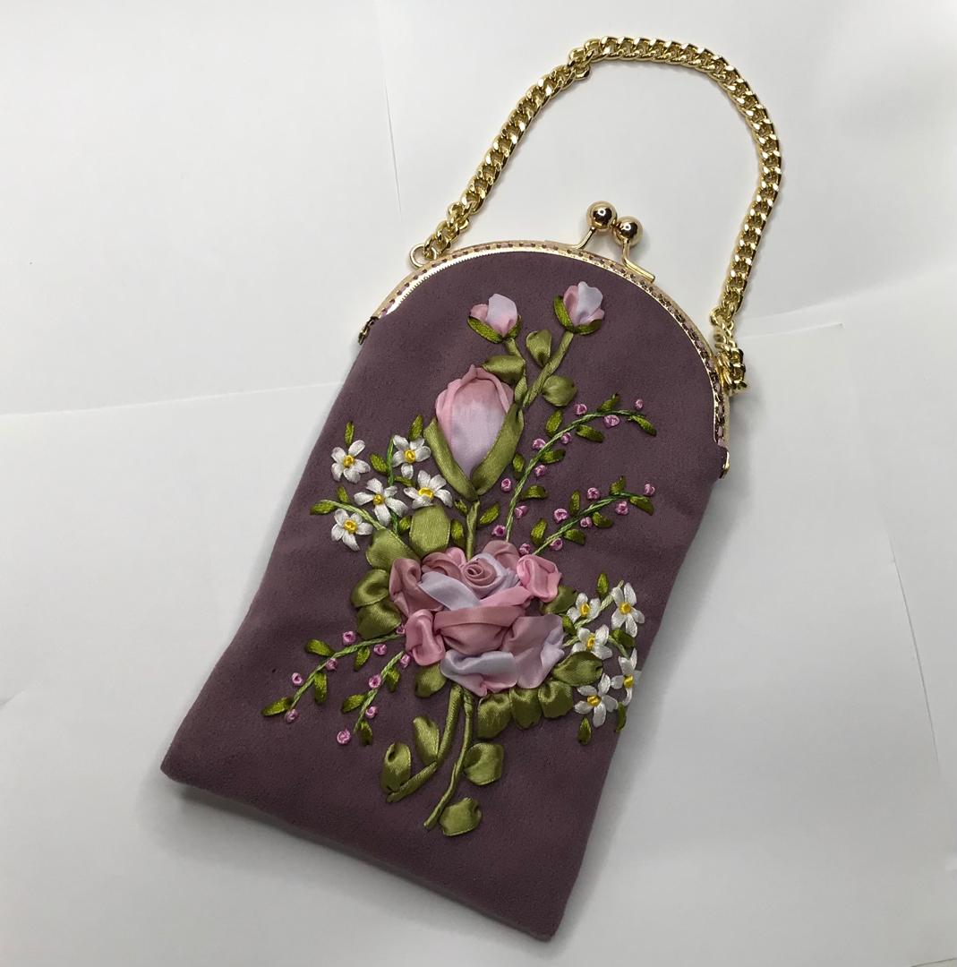 کیف موبایل مخمل بنفش روشن با روبان مجستیک کیف موبایل مخمل ساده بنفش روشن با روبانهای مجستیک